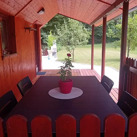 Wooden House Ažbe Appartement