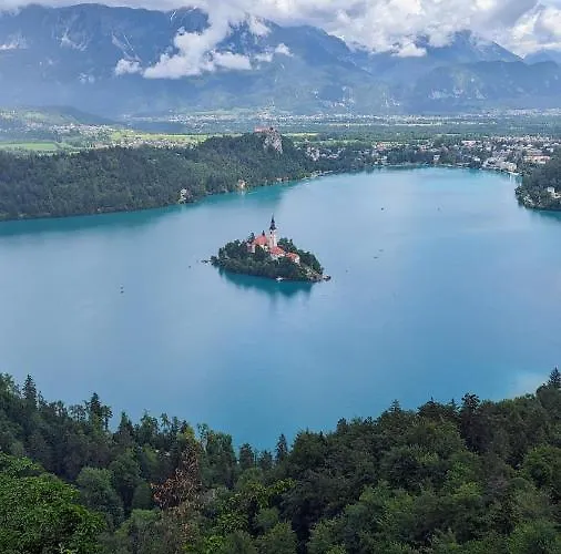 公寓 Wooden House Azbe